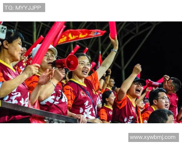 定南足球热潮兴起青少年培养与地方发展相辅相成 定南足球热潮兴起青少年培养与地方发展相辅相成